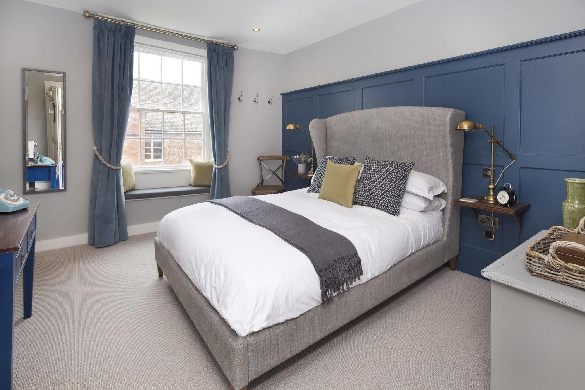 เดอะ จอร์จ ทาวน์เฮาส์ Hotel Shipston-on-Stour ภายนอก รูปภาพ
