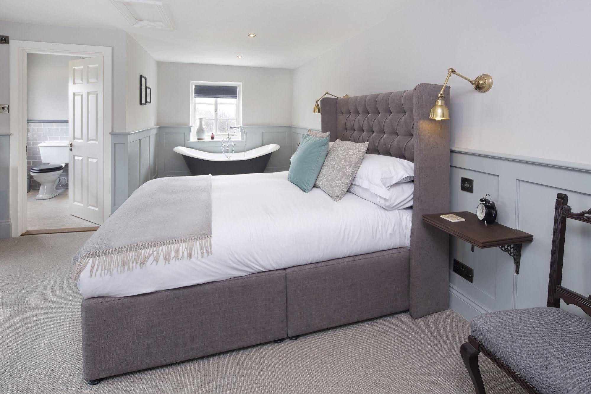 เดอะ จอร์จ ทาวน์เฮาส์ Hotel Shipston-on-Stour ภายนอก รูปภาพ